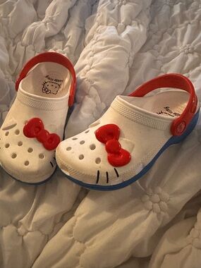 Hello Kitty White Clog Sandals with Red Bows and Blue Soles